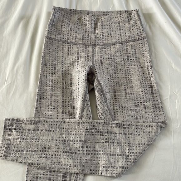 lululemon athletica Pants - LULULEMON “Wunder under” 25” legging